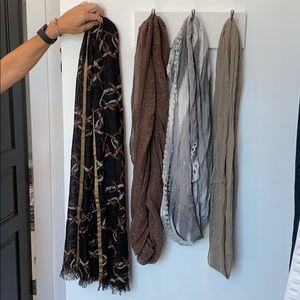 SCARVES